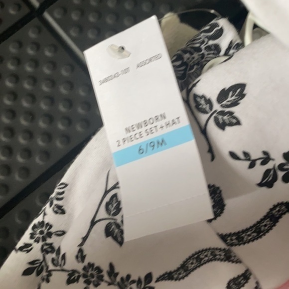 NWT Osh Kosh Old Navy and Other bundle size‎ 6-12m - Picture 2 of 16